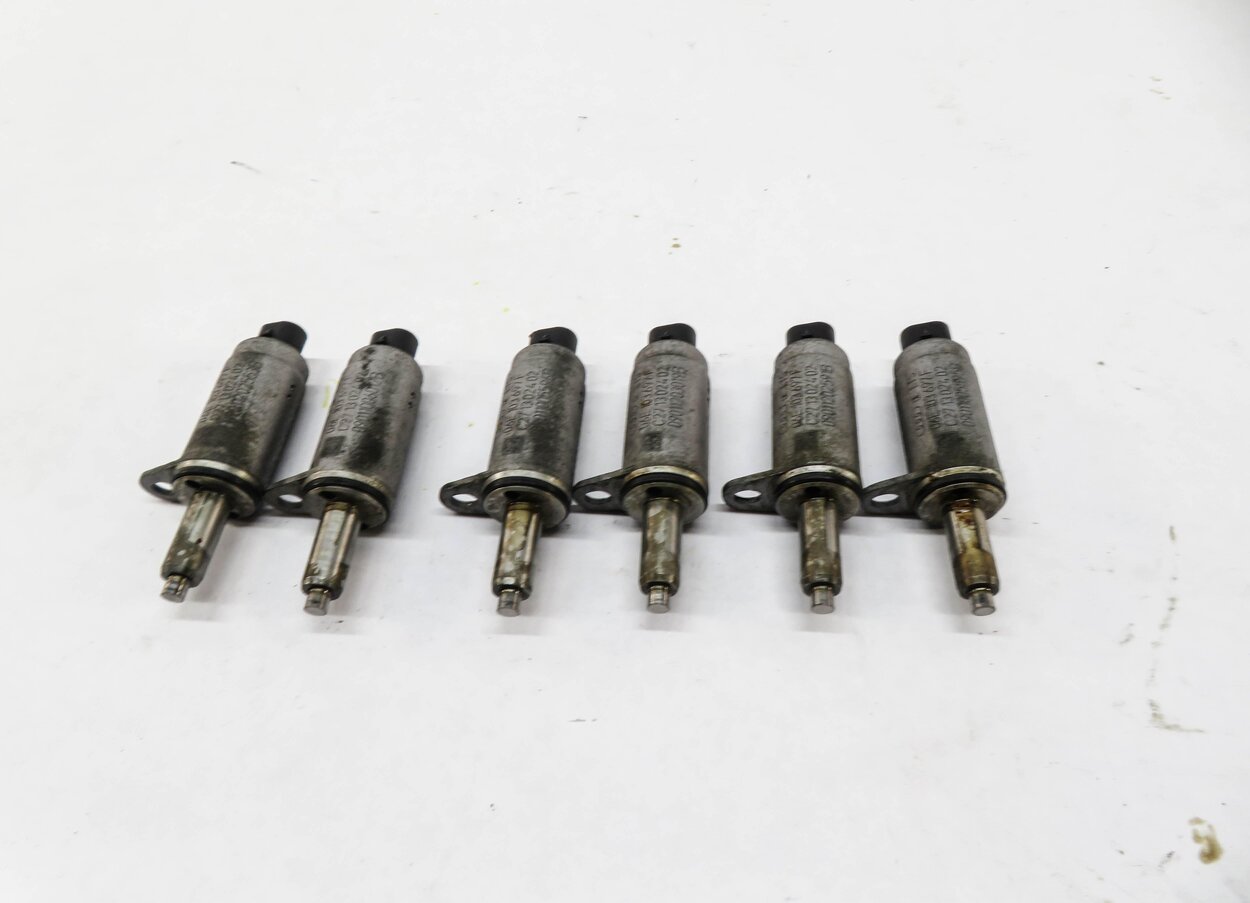 Thumbnail 3: 2009 AUDI A4 (B8 8K) 3.2L ENGINE CAMSHAFT ADJUSTER SOLENOID SET