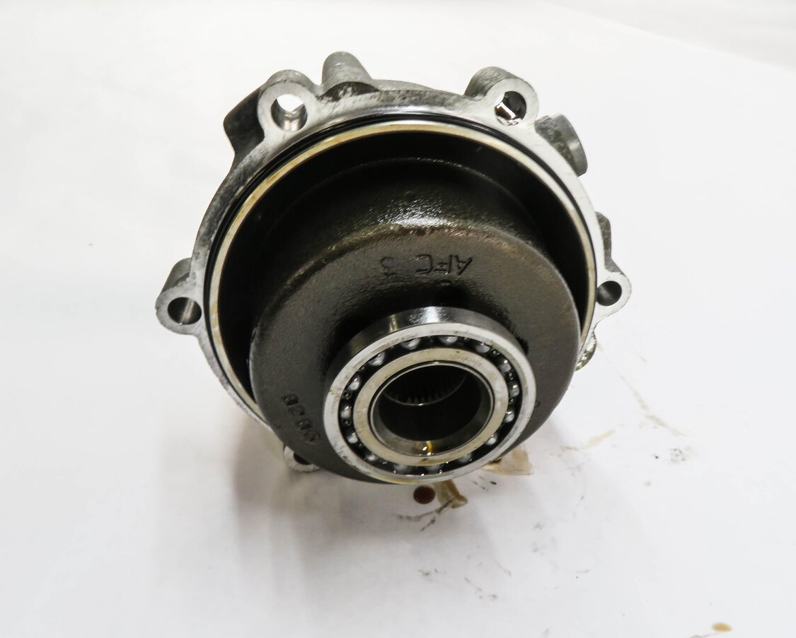 Thumbnail 4: 09-12 AUDI A4 A5 S5 (B8 8K 8T) 3.2L / 4.2L - AWD CENTER DIFFERENTIAL TAILSHAFT
