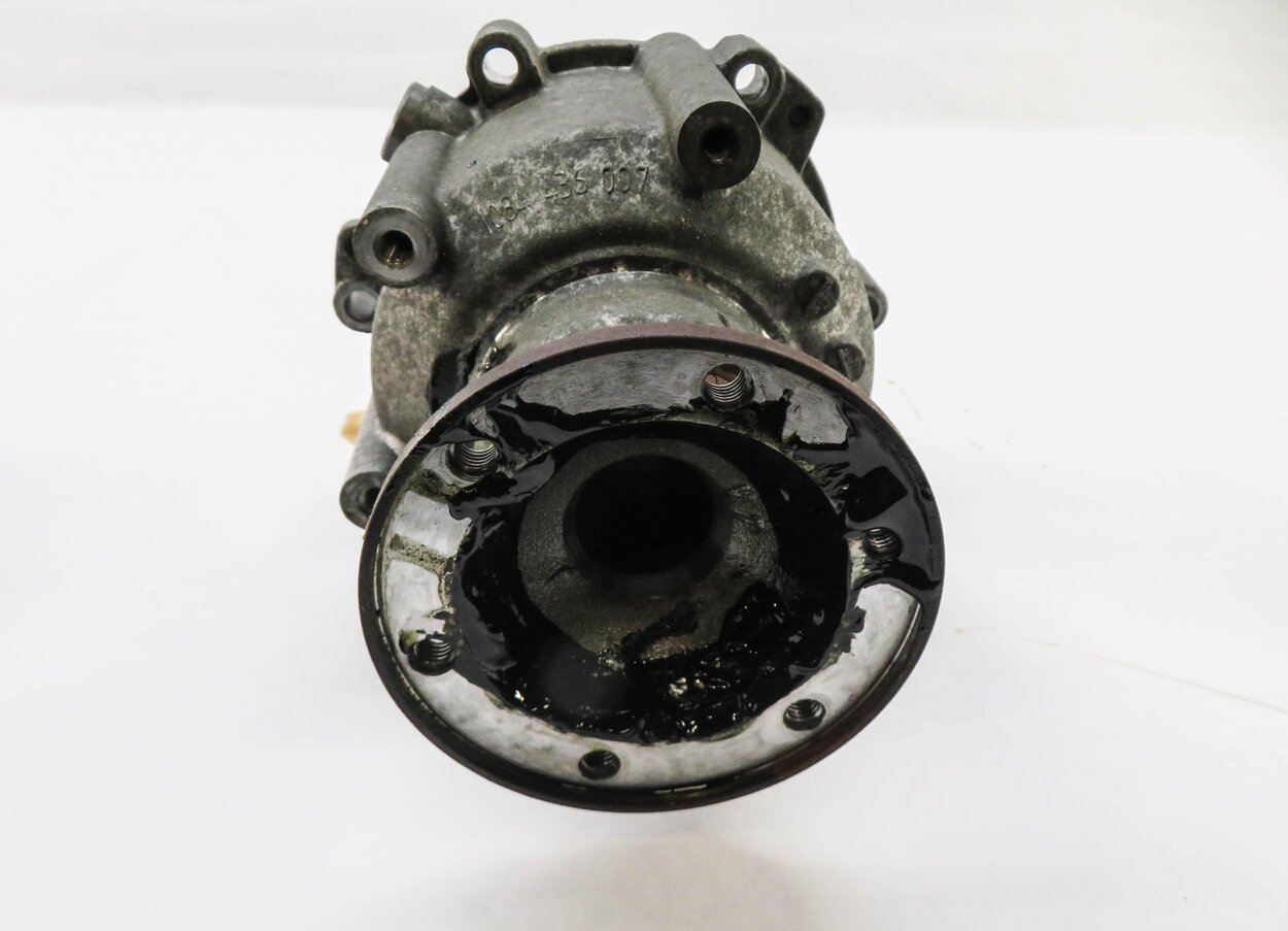 Thumbnail 5: 09-12 AUDI A4 A5 S5 (B8 8K 8T) 3.2L / 4.2L - AWD CENTER DIFFERENTIAL TAILSHAFT