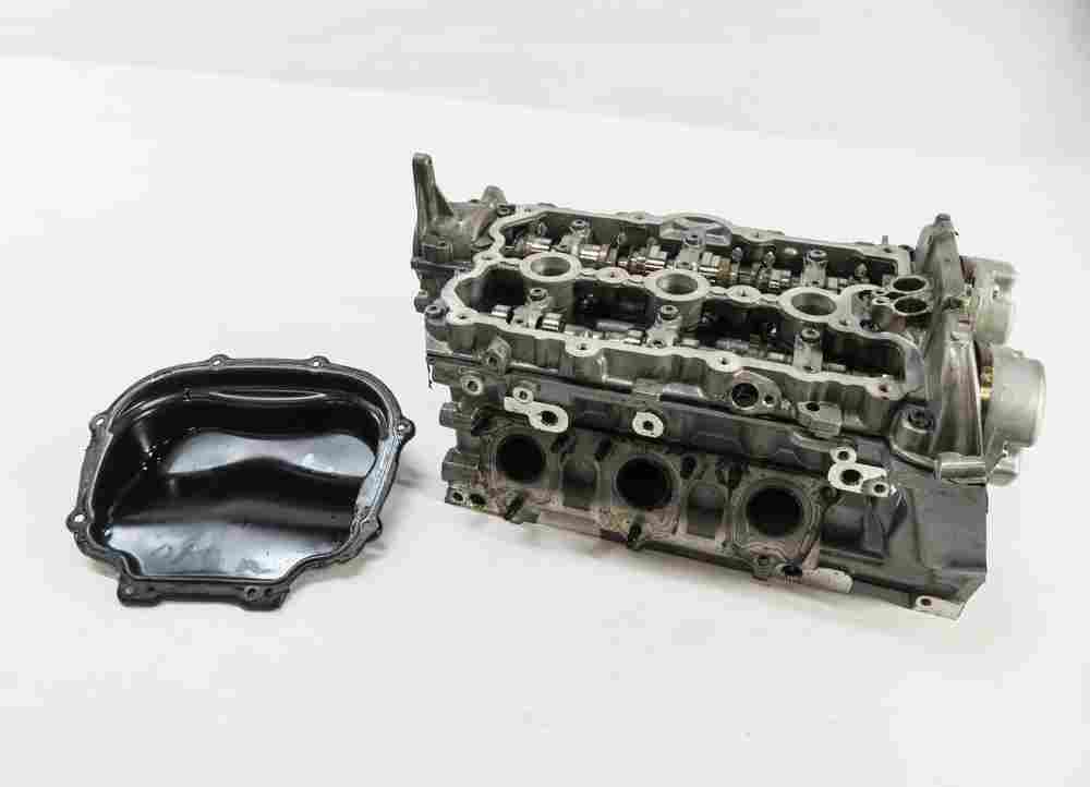 Thumbnail 2: 2008-2011 AUDI A4 A5 Q5 (B8 8K 8T 8R) 3.2L V6 FSI - LEFT ENGINE CYLINDER HEAD