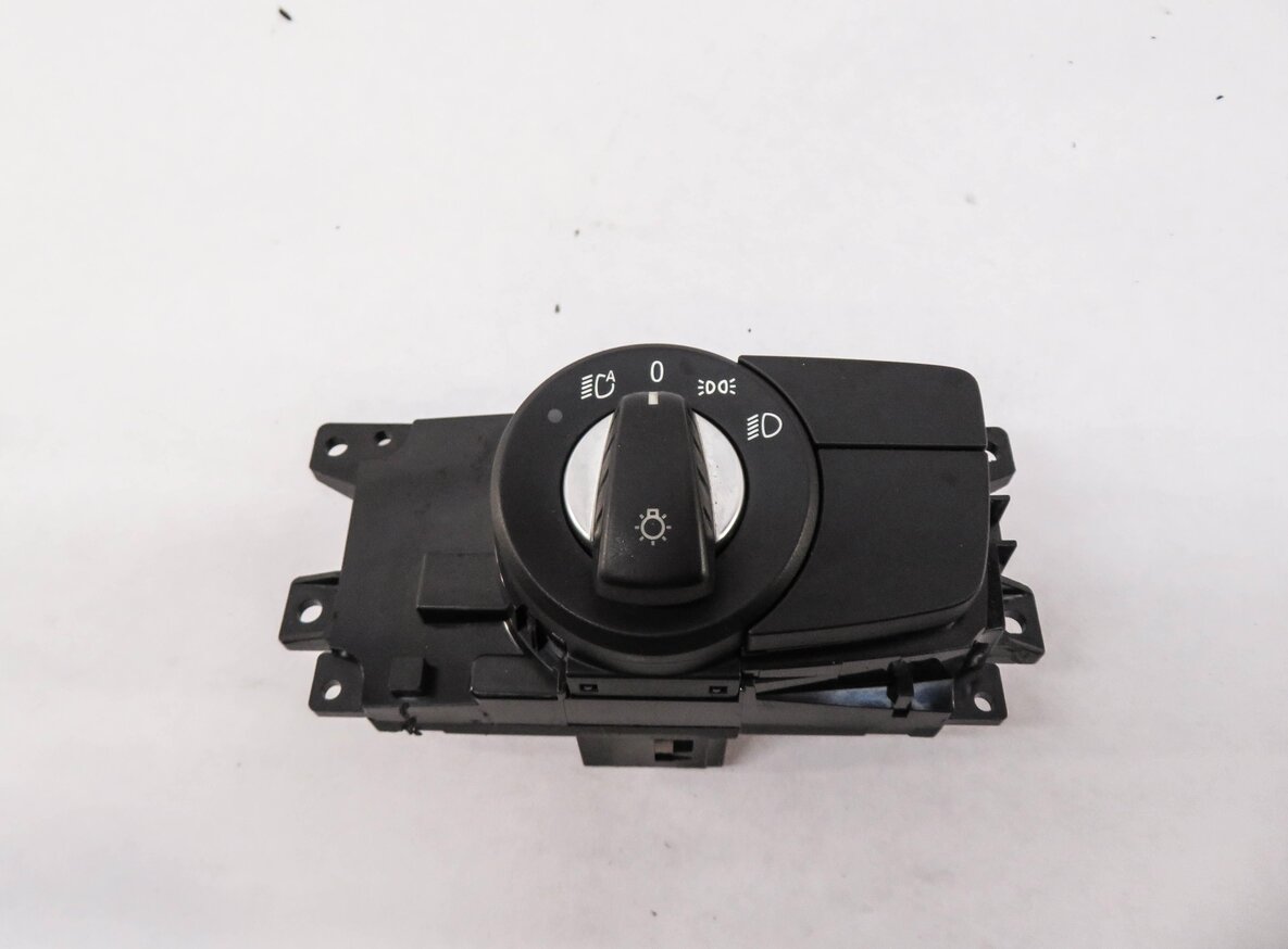 Thumbnail 4: 2009-2016 BMW Z4 (E89) HEADLIGHT SWITCH CONTROL KNOB