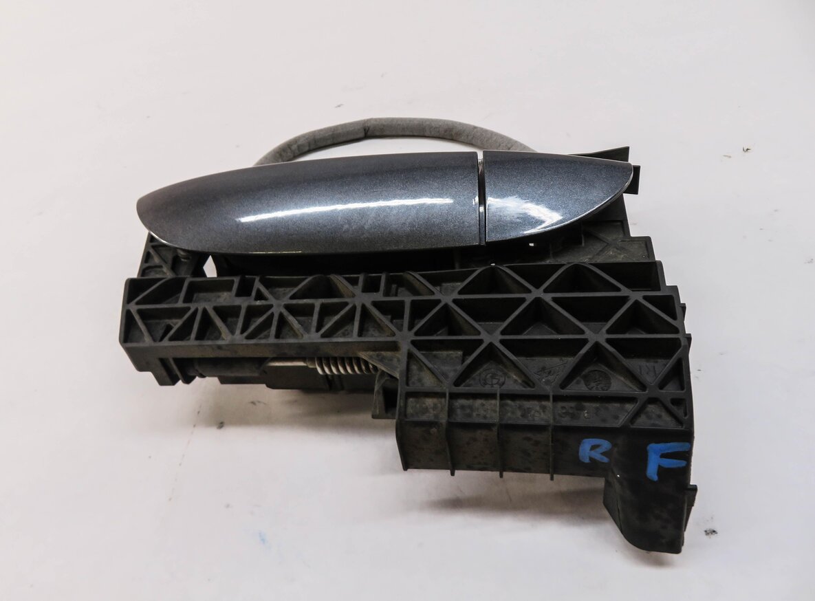 Thumbnail 3: 09-16 BMW Z4 (E89) RIGHT PASSENGER COMFORT ACCESS DOOR HANDLE w/ LIGHT (GRAY)