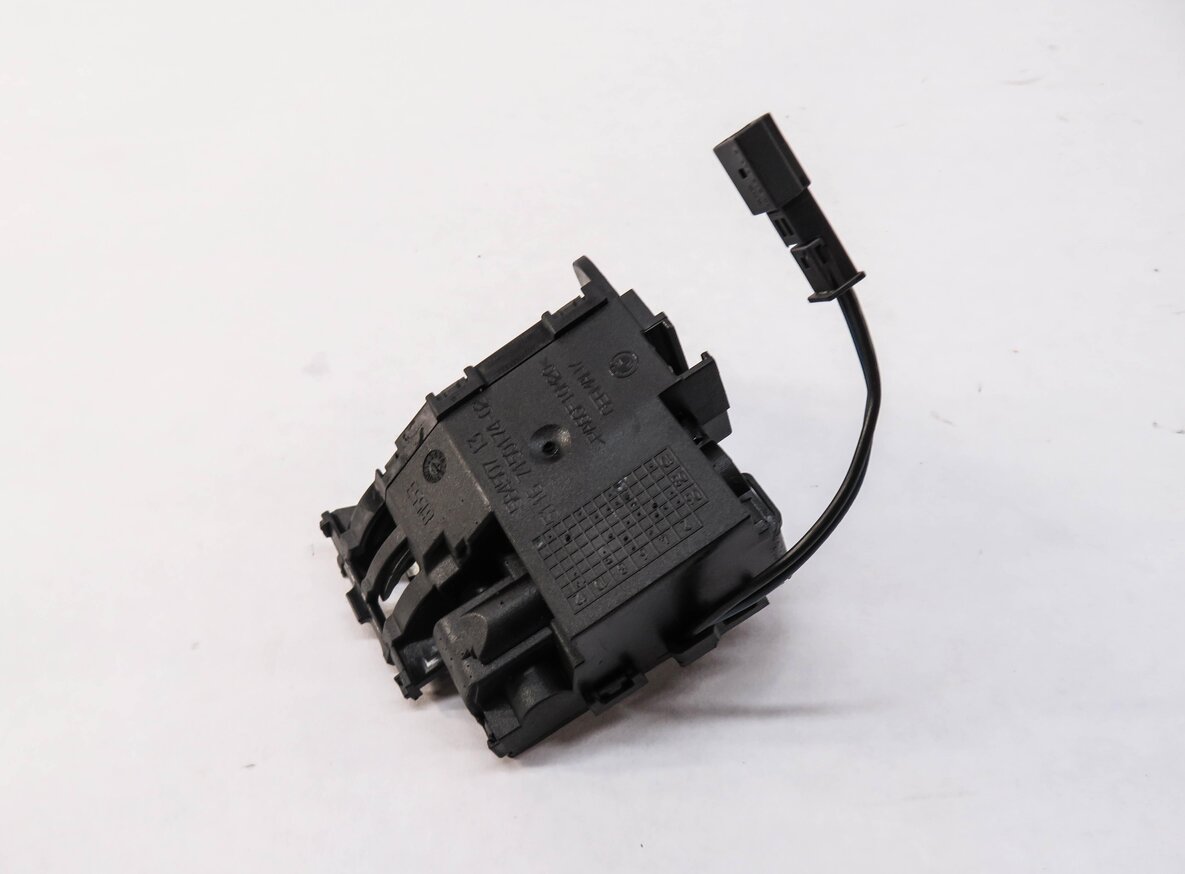 Thumbnail 2: 2015 BMW Z4 (E89) CENTRAL LOCKING CONTROL MODULE