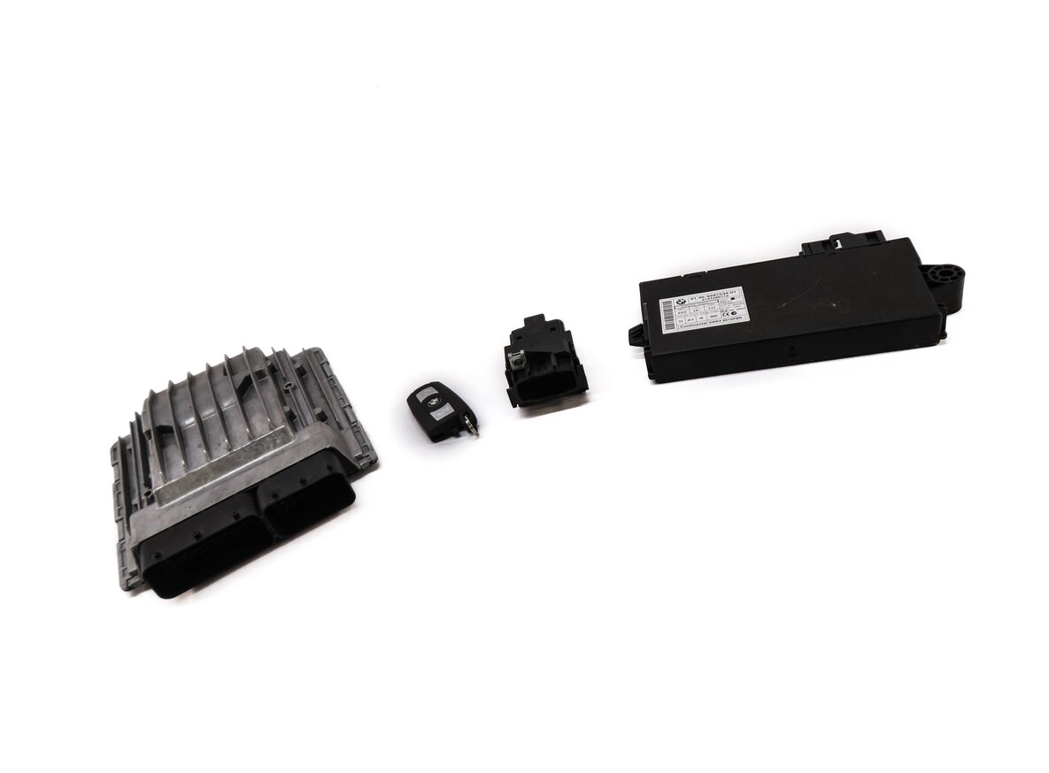 Thumbnail 2: 2015 BMW Z4 35is (E89) 3.0L N54 ENGINE DME ECM BCM IMMOBILIZER MODULE KEY SET