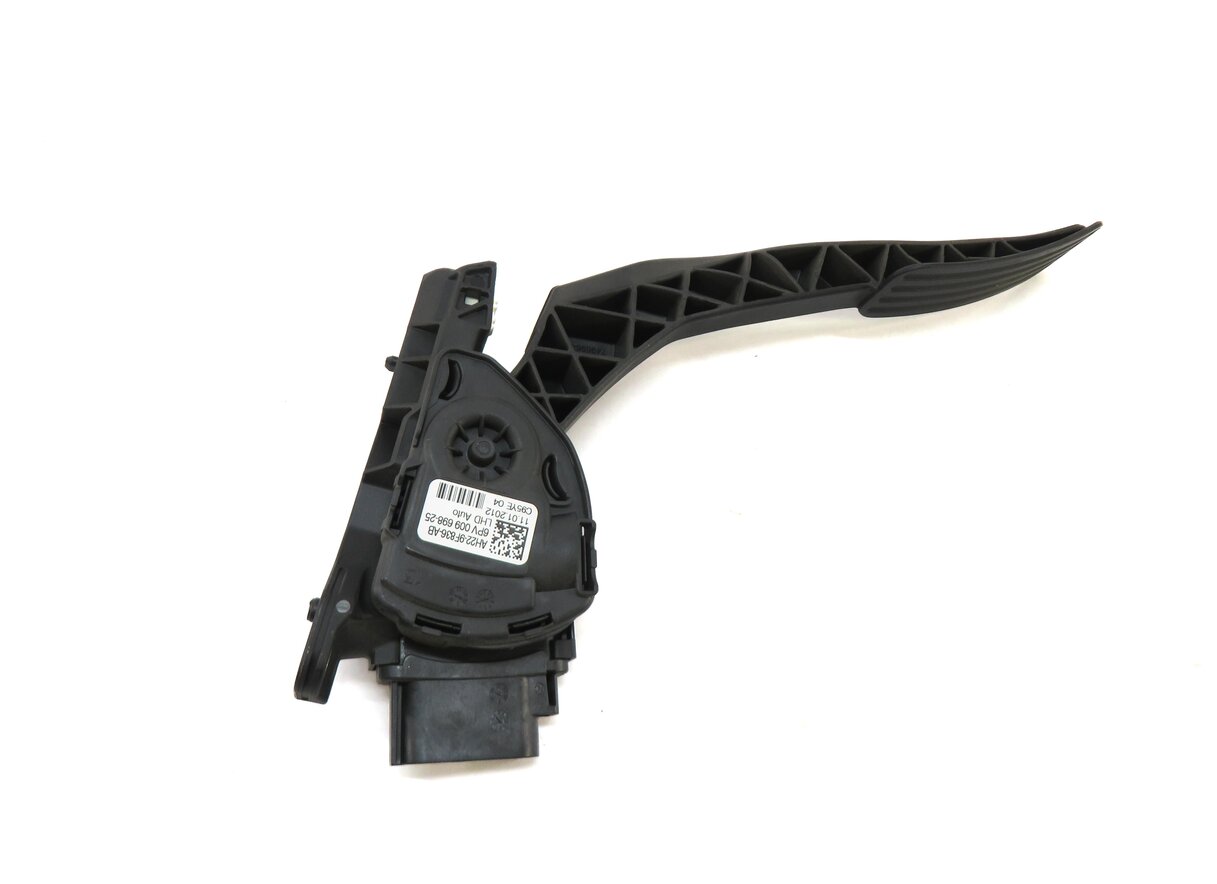 Thumbnail 4: 2012 LAND ROVER LR4 THROTTLE GAS PEDAL
