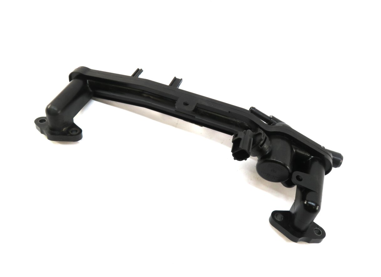 Thumbnail 1: 2012 LAND ROVER LR4 5.0L AJ133 ENGINE WATER COOLANT CROSSOVER PIPE w/ SENSOR