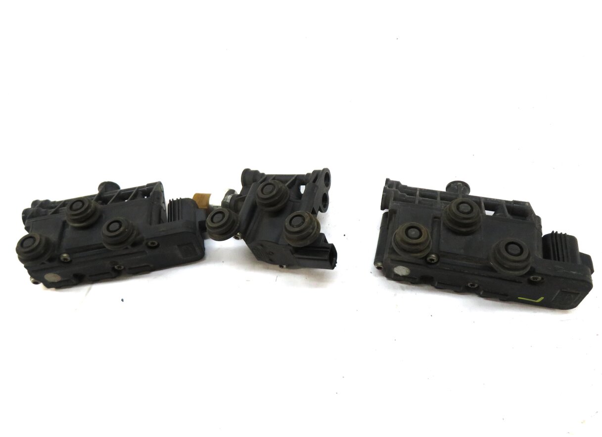 Thumbnail 3: 2012 LAND ROVER LR4 AIR SUSPENSION TRANSFER RELIEF VALVE SET OF 3