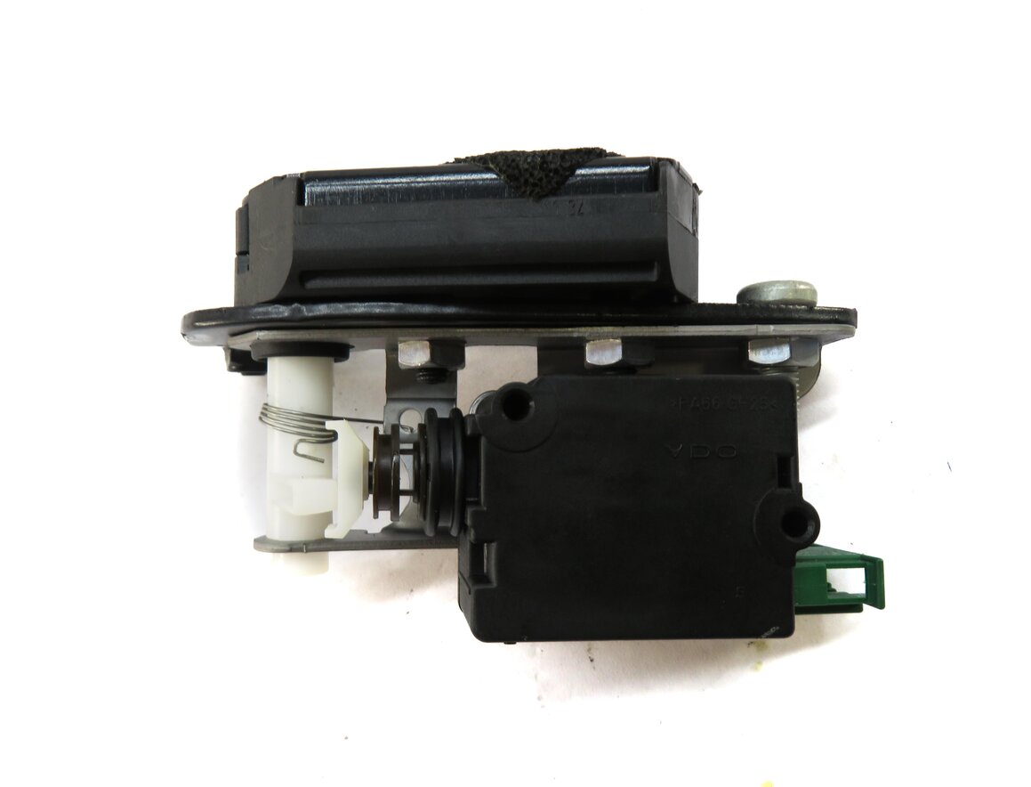 Thumbnail 4: 2012 LAND ROVER LR4 REAR RIGHT PASSENGER SIDE TRUNK LOCK LATCH w/ ACTUATOR