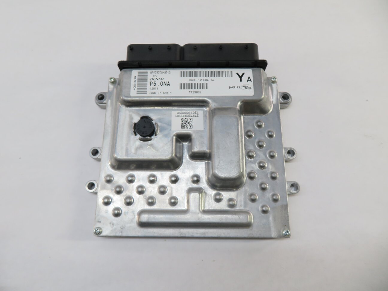 Thumbnail 6: 2012 LAND ROVER LR4 - 5.0L AJ133 V8 ENGINE ECM BCM IMMOBILIZER MODULE KEY SET