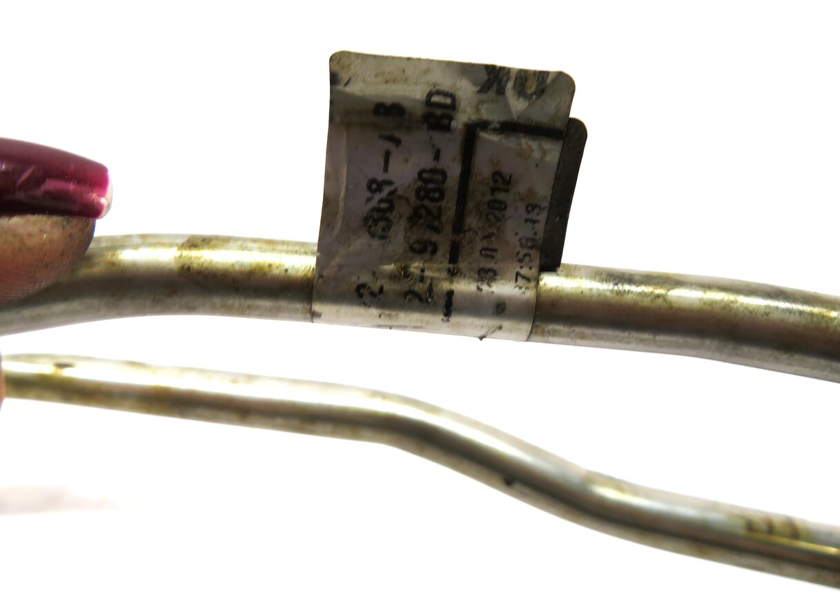 Thumbnail 5: 2012 LAND ROVER LR4 FUEL FEED VAPOR LINE PIPE w/ SENSOR