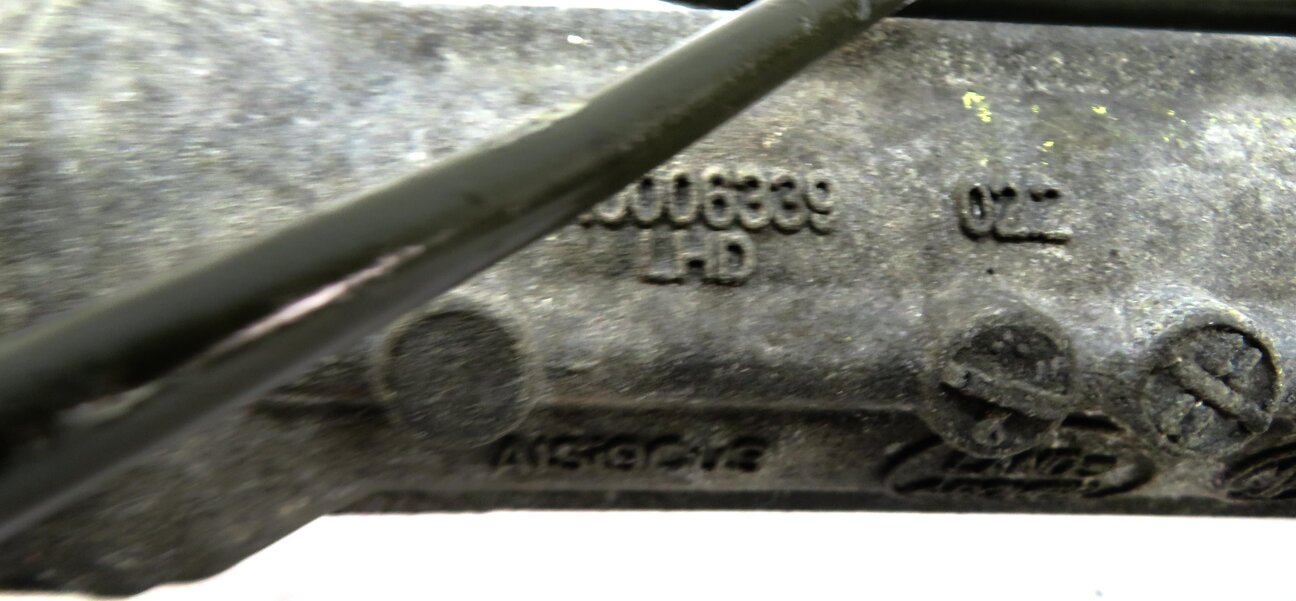Thumbnail 4: 09-16 LAND ROVER LR3 FROM VIN 9A496000 / LR4 POWER STEERING GEAR RACK & PINION