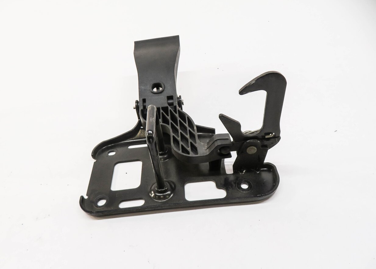 Thumbnail 2: 2013 AUDI A4 (B8 8K) FRONT HOOD SAFETY LATCH RELEASE LEVER