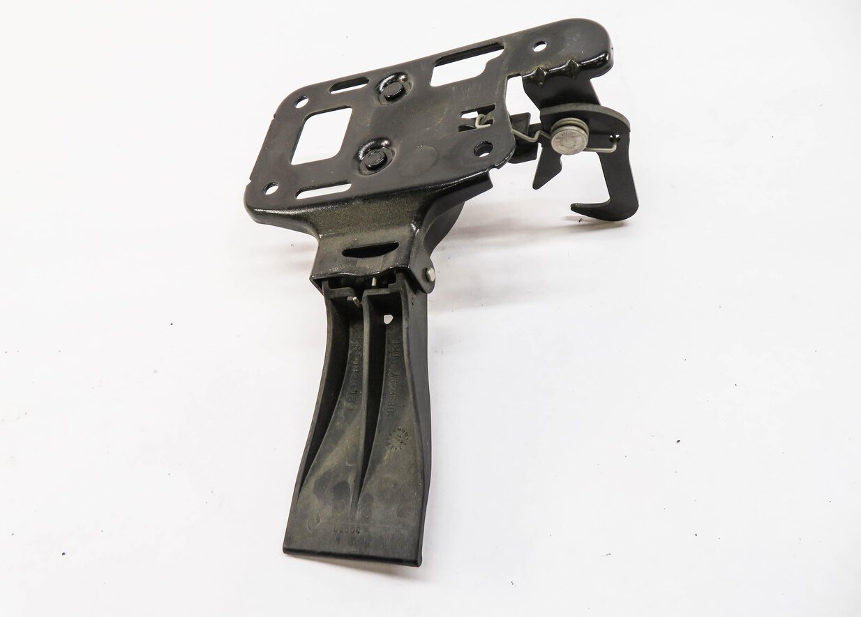 Thumbnail 4: 2013 AUDI A4 (B8 8K) FRONT HOOD SAFETY LATCH RELEASE LEVER