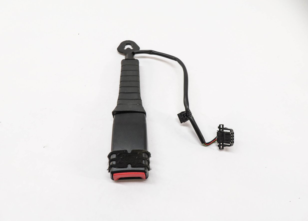 Thumbnail 2: 2009-2017 AUDI A4 A5 S4 S5 RS5 (B8 8K 8T) RIGHT FRONT SEATBELT BUCKLE RECEIVER