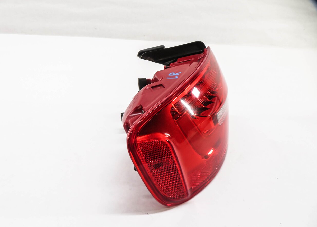 Thumbnail 4: 2013-2016 AUDI A4 S4 (B8 8K) LEFT DRIVER OUTER LED TAILLIGHT BRAKE LIGHT LAMP