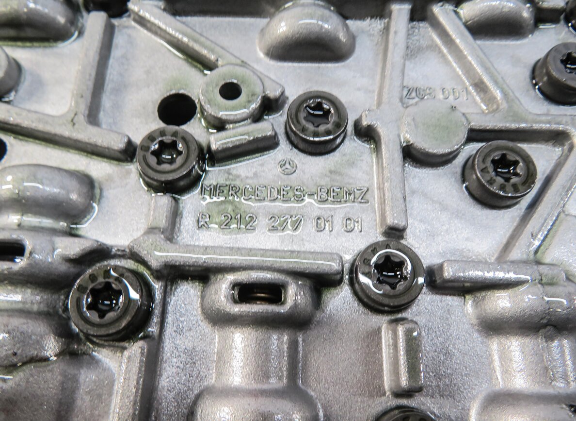 Thumbnail 6: 2014 MERCEDES GL450 GL550 (X164) 4.6L - 722.9 A/T TRANSMISSION VALVE BODY BLOCK