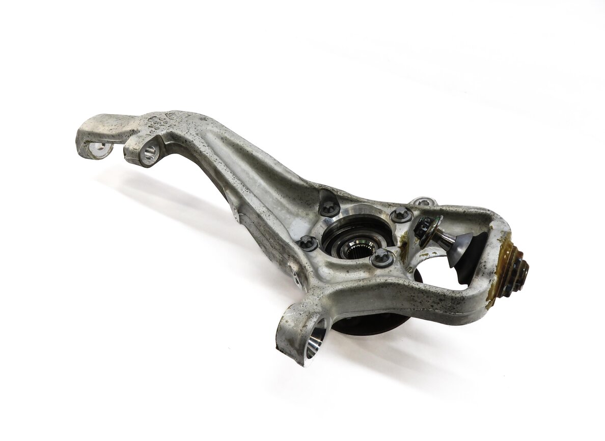 12-19 MERCEDES GL350 GL550 ML350 ML550 (W166 X166) RIGHT FRONT SPINDLE KNUCKLE