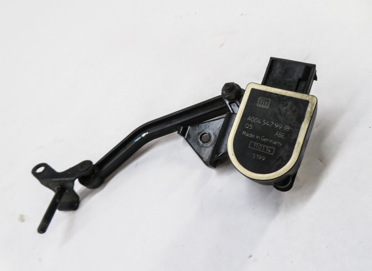 Thumbnail 2: 2014 MERCEDES GL450 (X166) RIGHT FRONT PASSENGER SUSPENSION HEIGHT LEVEL SENSOR