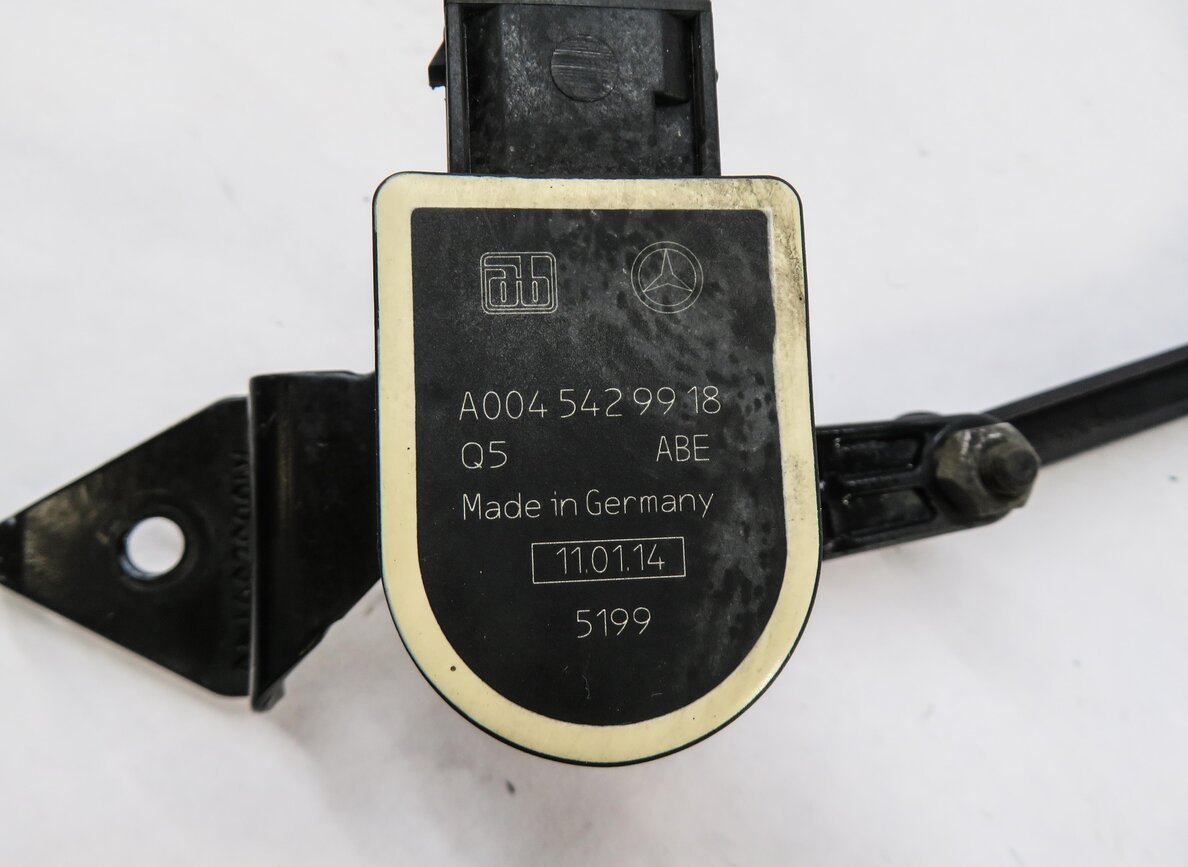 Thumbnail 4: 2014 MERCEDES GL450 (X166) RIGHT FRONT PASSENGER SUSPENSION HEIGHT LEVEL SENSOR