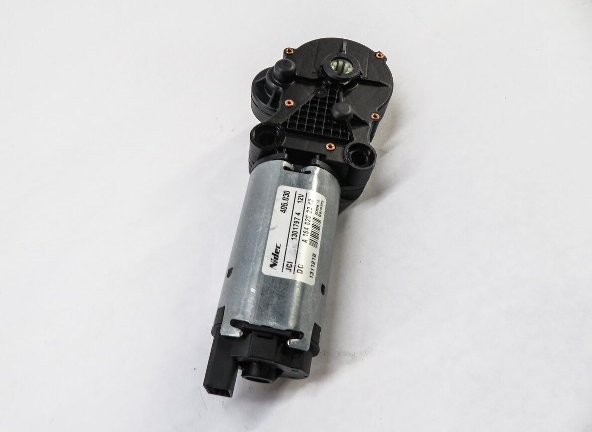 Thumbnail 2: 2014 MERCEDES GL450 (X166) RIGHT REAR 3rd THIRD ROW SEAT ADJUSTMENT MOTOR