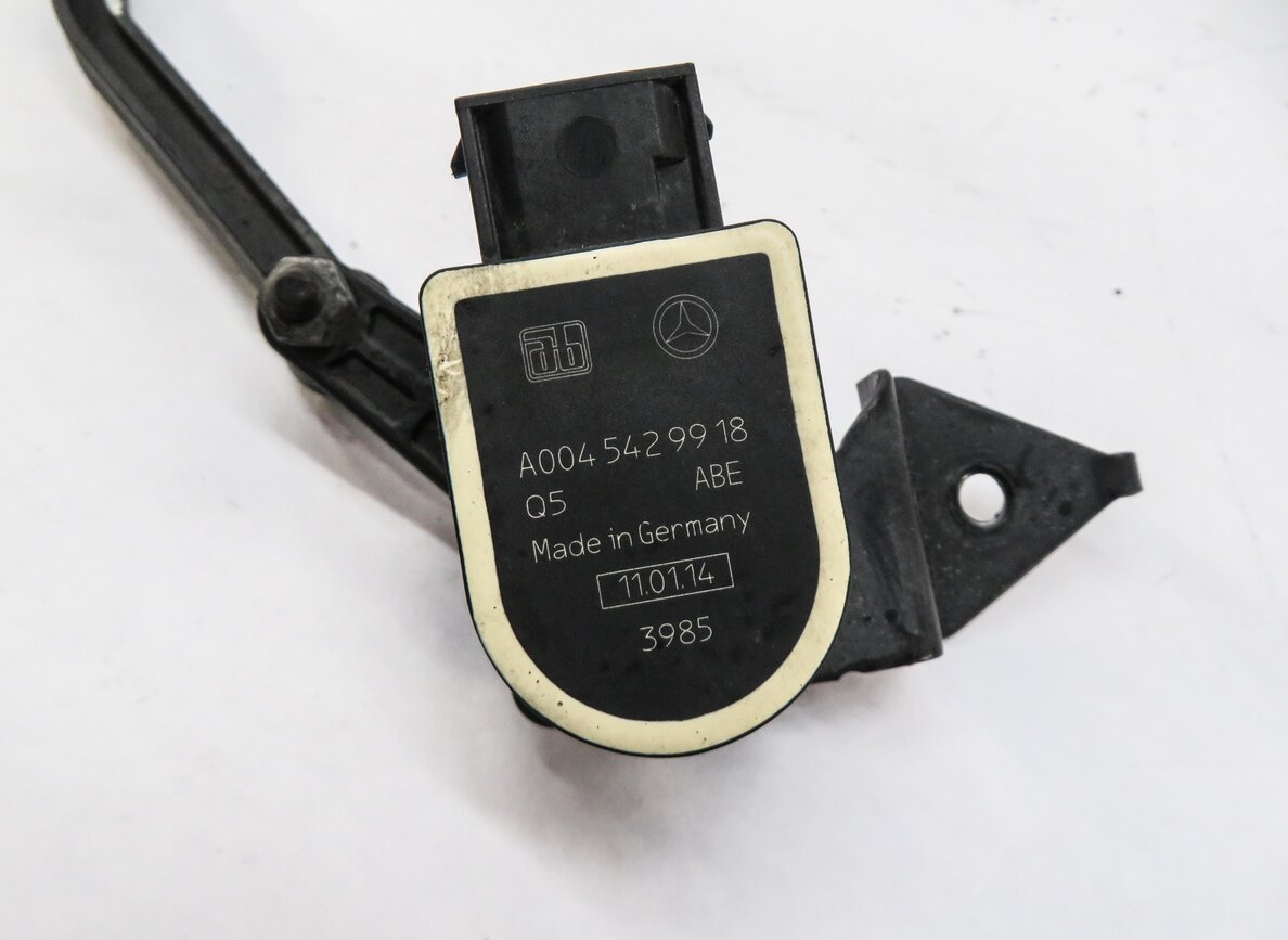 Thumbnail 4: 2014 MERCEDES GL450 (X166) LEFT FRONT DRIVER SUSPENSION HEIGHT LEVEL SENSOR
