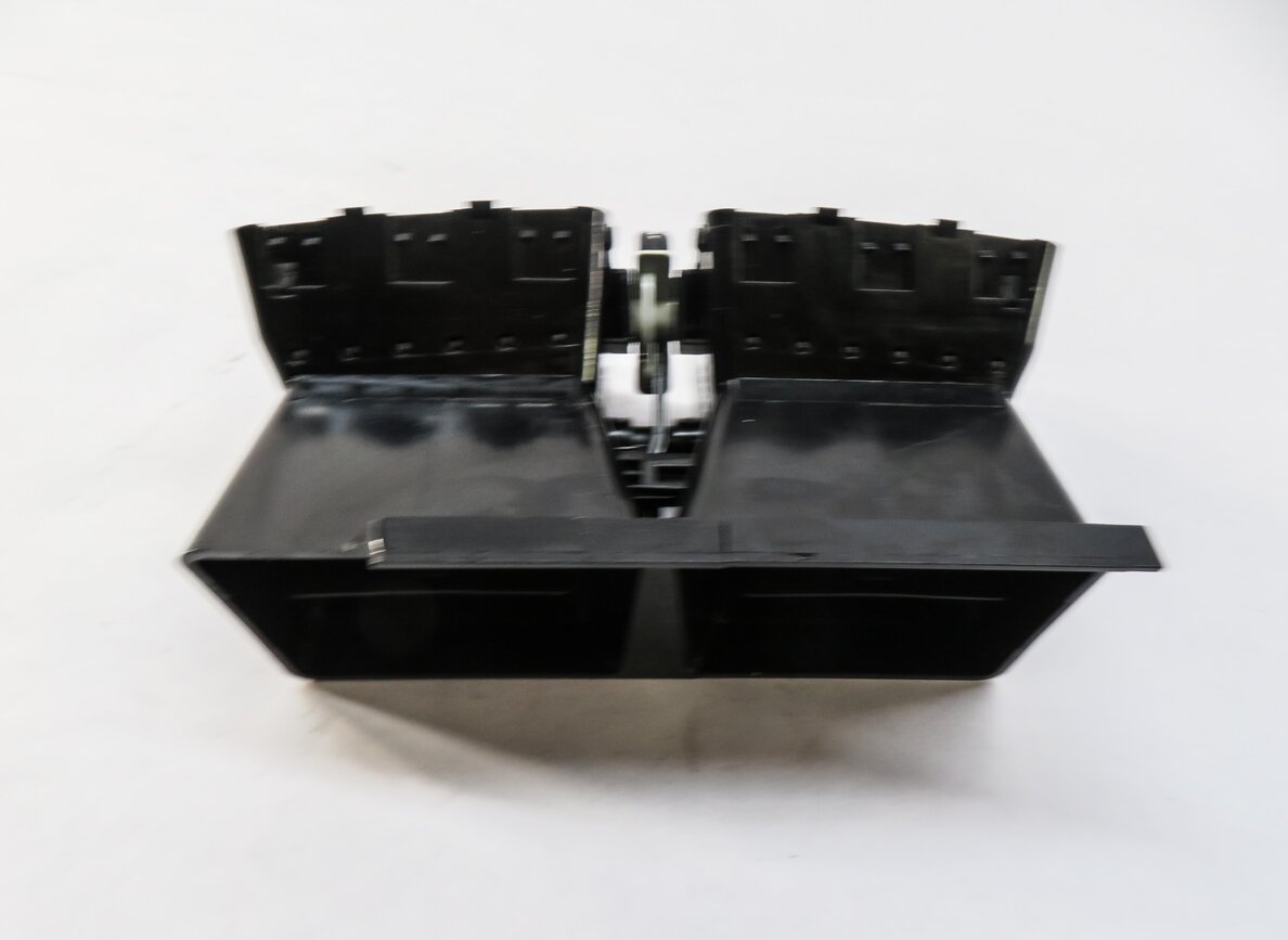 Thumbnail 3: 2014 MERCEDES GL450 (X166) REAR CENTER CONSOLE HEATER A/C AIR VENT
