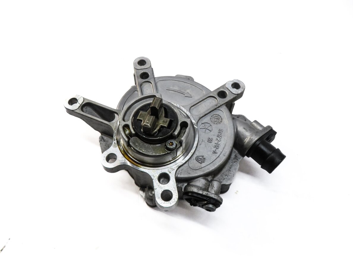 11-20 MERCEDES CL550 GL450 GL550 ML350 ML550 S400 S550 S600 SL550 - VACUUM PUMP