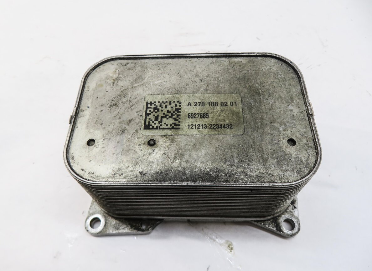 Thumbnail 2: 2011-2020 MERCEDES CL550 E550 GL450 GL550 ML550 S550 SL550 - ENGINE OIL COOLER