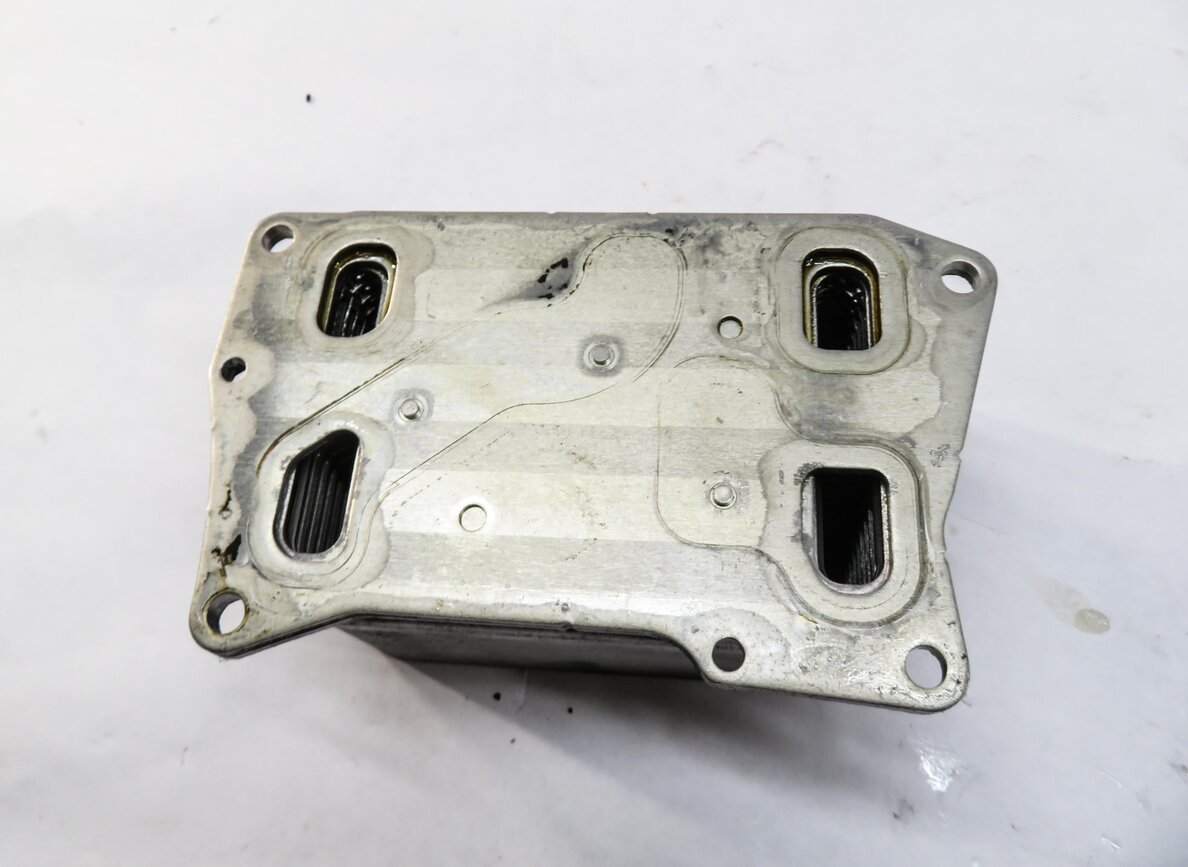 Thumbnail 3: 2011-2020 MERCEDES CL550 E550 GL450 GL550 ML550 S550 SL550 - ENGINE OIL COOLER