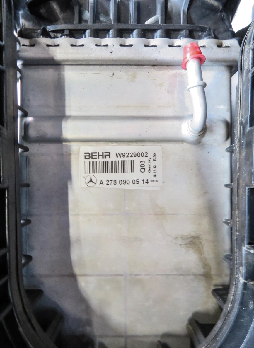 Thumbnail 7: 11-20 MERCEDES CL550 E550 GL450 GL550 GLS550 S550 SL550 - 4.6L INTAKE MANIFOLD