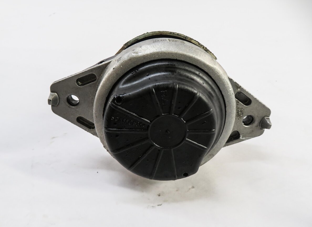 Thumbnail 5: 2014 MERCEDES GL450 (X166) 4.6L M278 V8 ENGINE RIGHT MOTOR MOUNT BRACKET SET