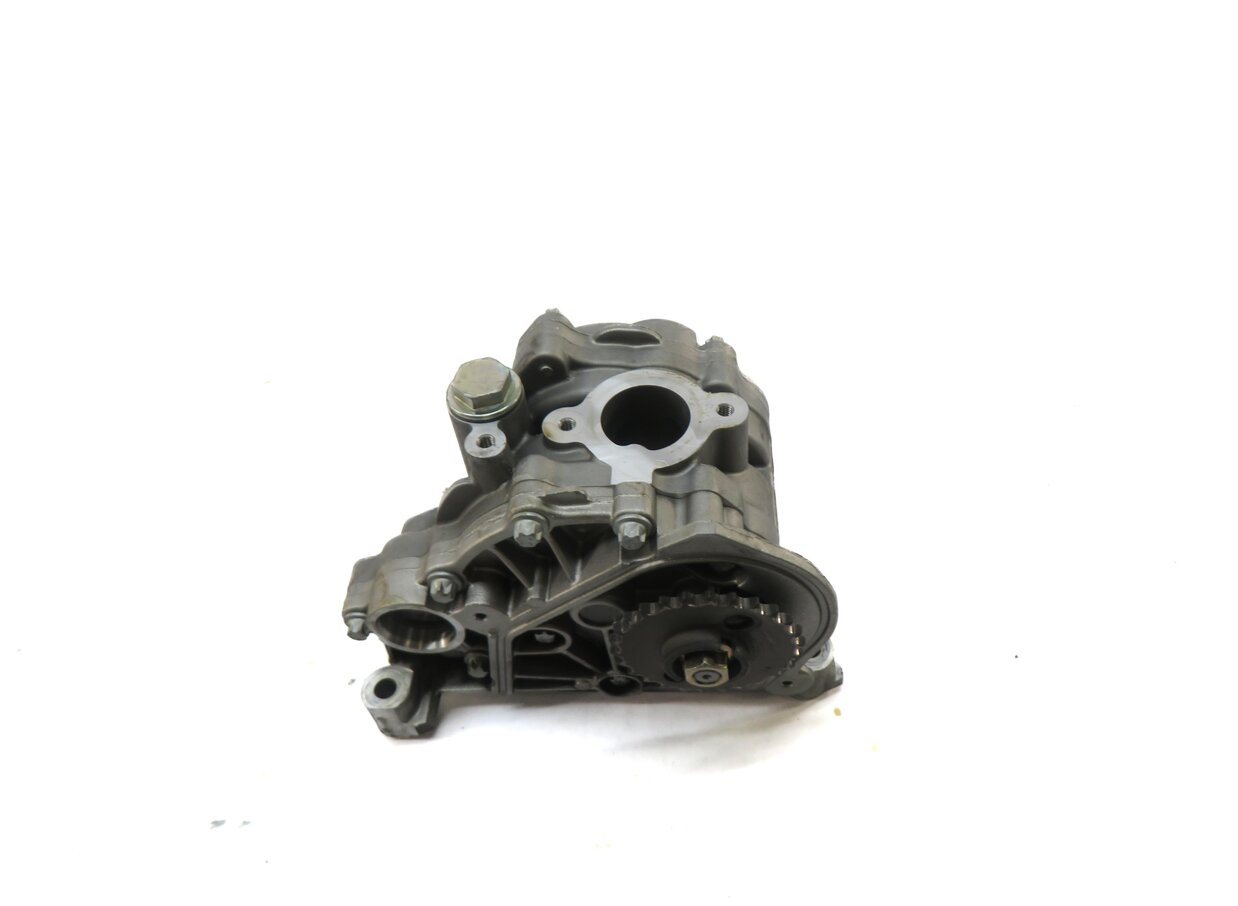 Thumbnail 2: 2006 PORSCHE CAYENNE (955) M48 4.5T 4.5L TURBO ENGINE OIL PUMP 948107010