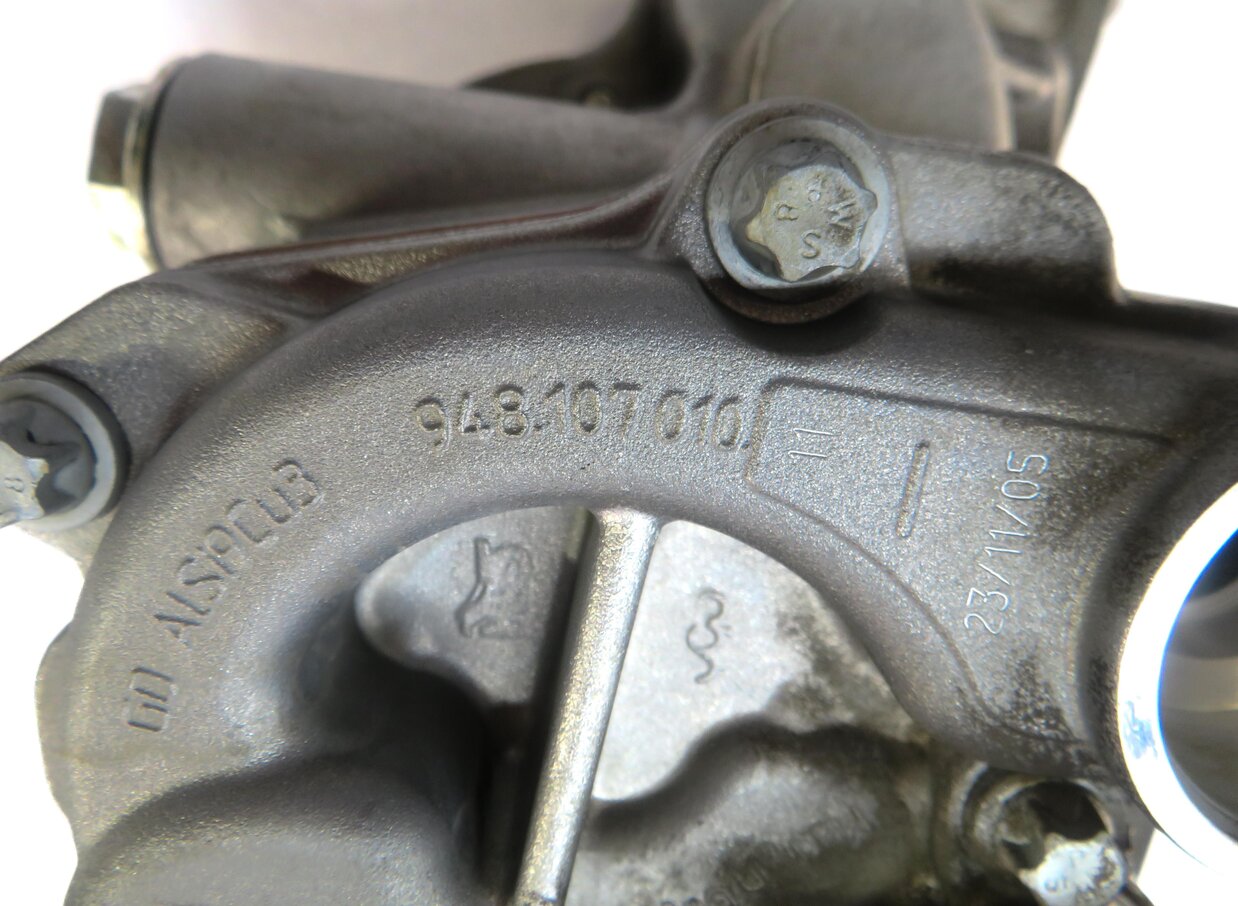 Thumbnail 6: 2006 PORSCHE CAYENNE (955) M48 4.5T 4.5L TURBO ENGINE OIL PUMP 948107010