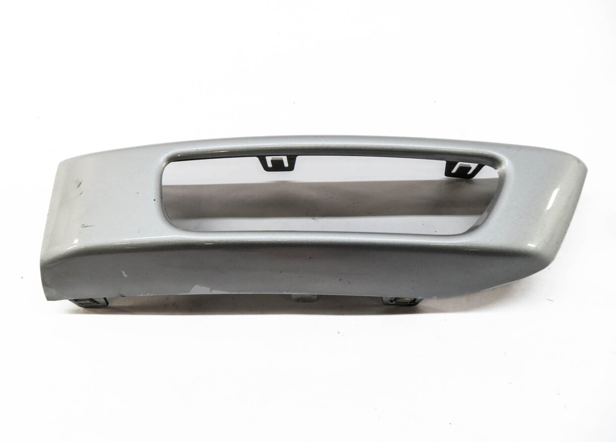Thumbnail 3: 2014 RANGE ROVER SPORT (L494) RIGHT FRONT PASSENGER FOGLIGHT TRIM (LUXOR 869)