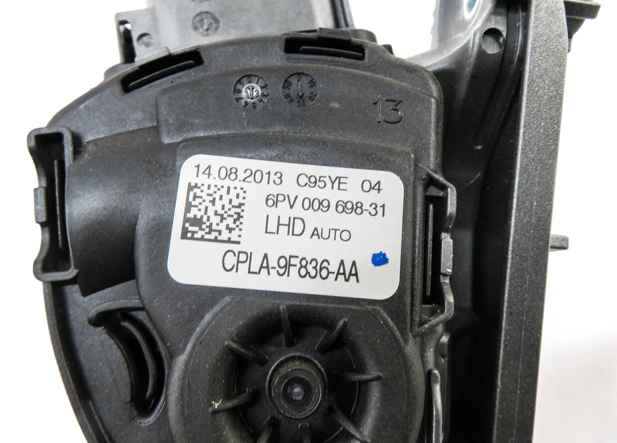 Thumbnail 4: 2014 RANGE ROVER SPORT (L494) GAS PEDAL