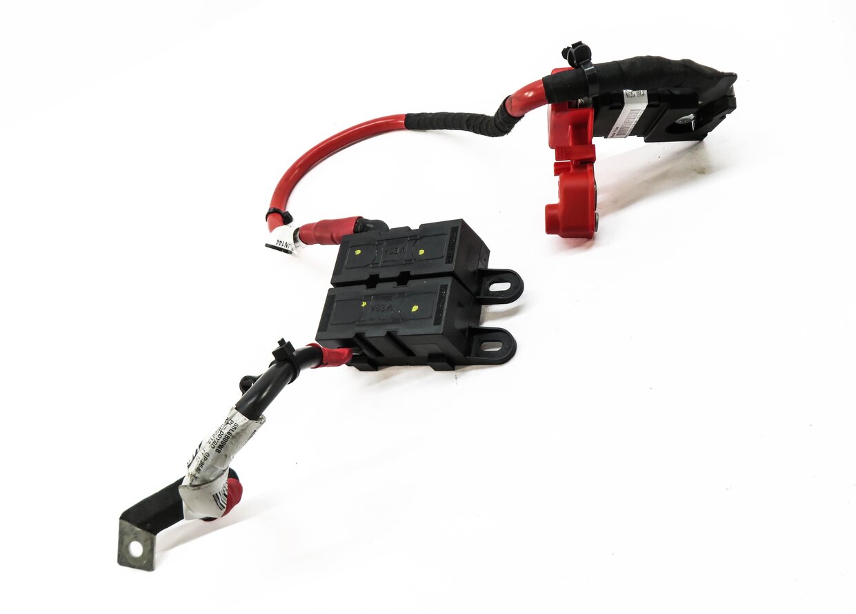 Thumbnail 2: 2014 RANGE ROVER SPORT (L494) POSITIVE BATTERY CABLE