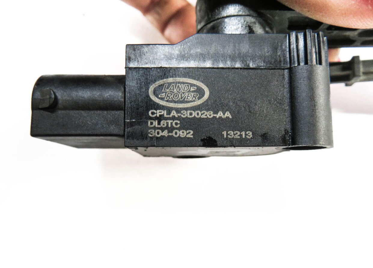 Thumbnail 4: 2014 RANGE ROVER SPORT (L494) LEFT FRONT SUSPENSION HEIGHT LEVEL SENSOR