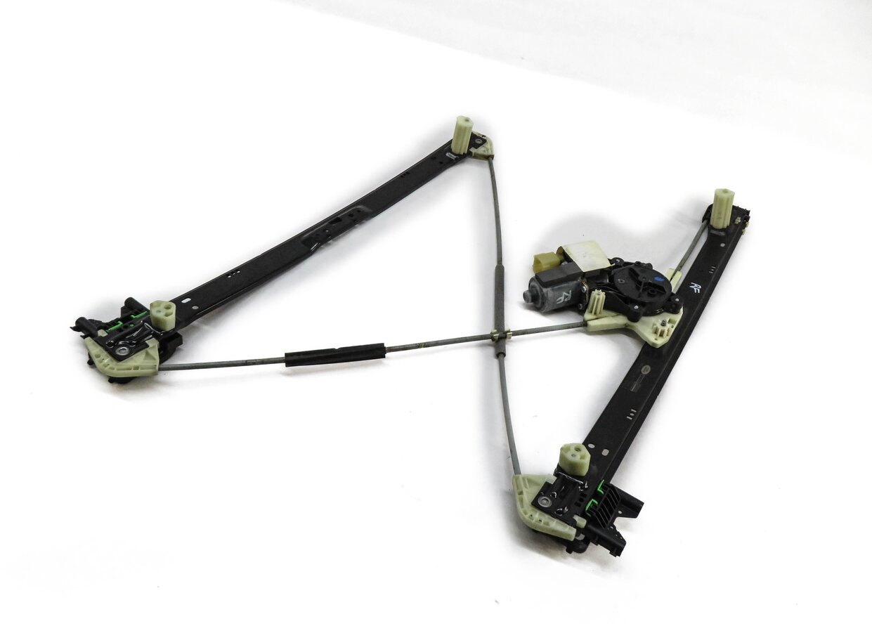 14-2020 RANGE ROVER SPORT (L494) RIGHT FRONT PASSENGER WINDOW REGULATOR w/ MOTOR