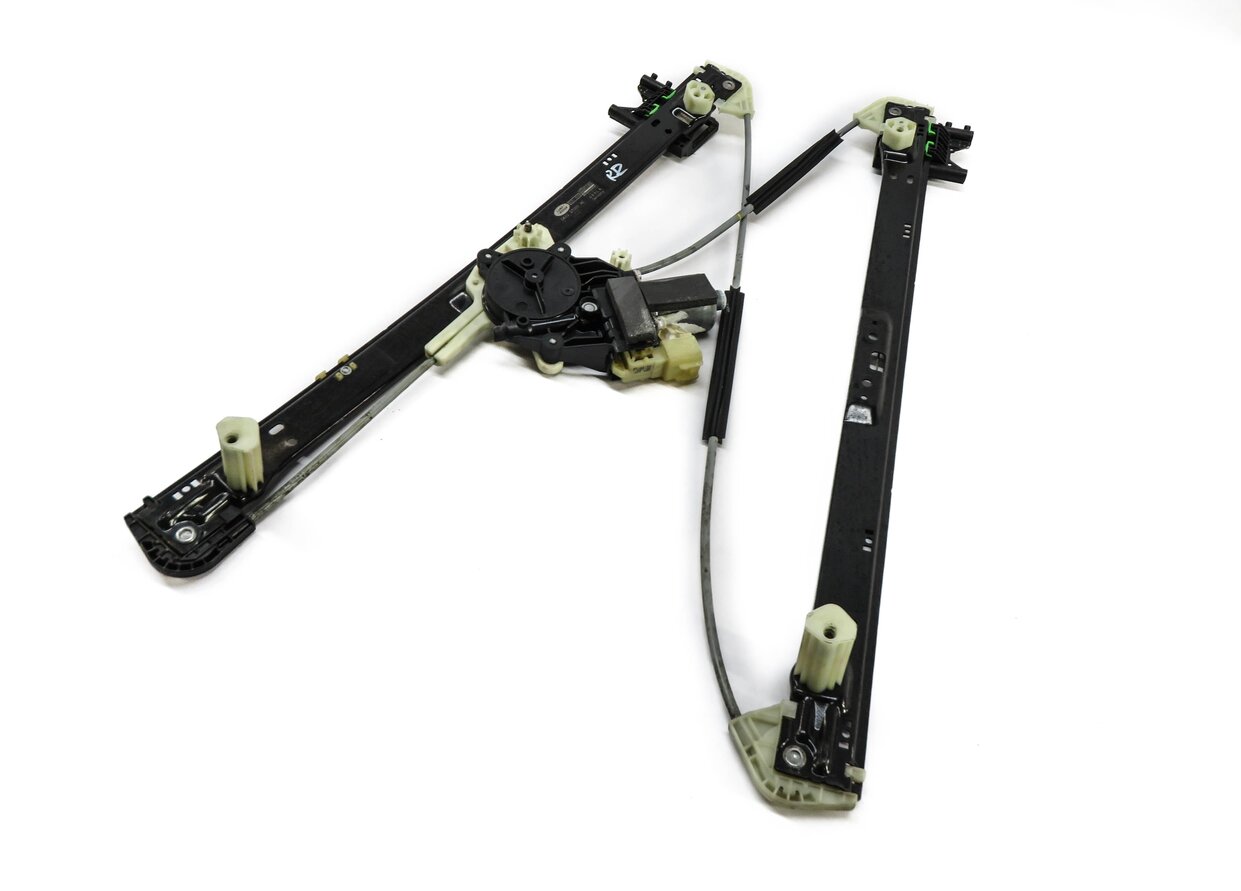 2014-2020 RANGE ROVER SPORT (L494) RIGHT REAR DOOR WINDOW REGULATOR w/ MOTOR