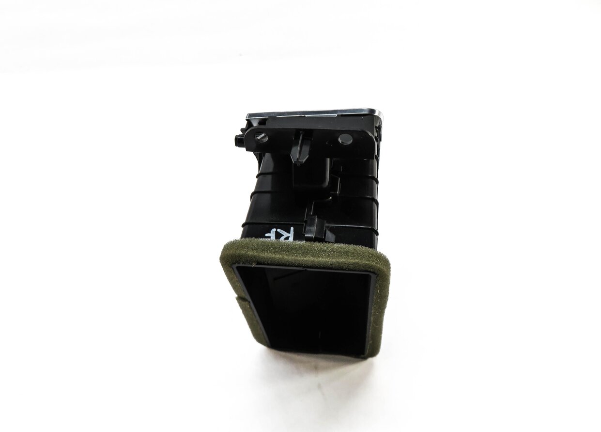 Thumbnail 3: 2014 RANGE ROVER SPORT (L494) RIGHT FRONT OUTER DASH HEATER A/C AIR VENT