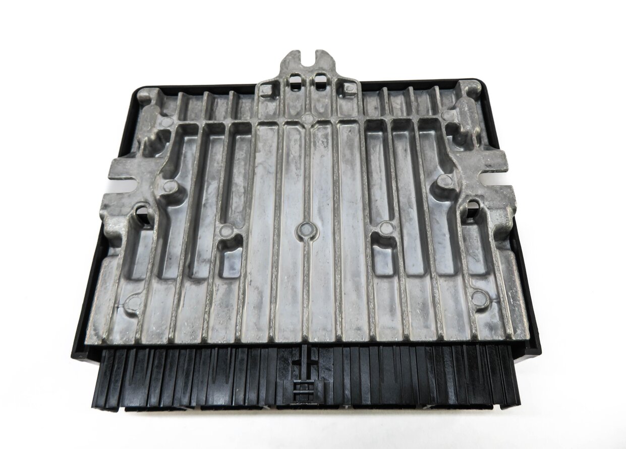Thumbnail 3: 2014 RANGE ROVER SPORT (L494) AIR SUSPENSION CONTROL MODULE