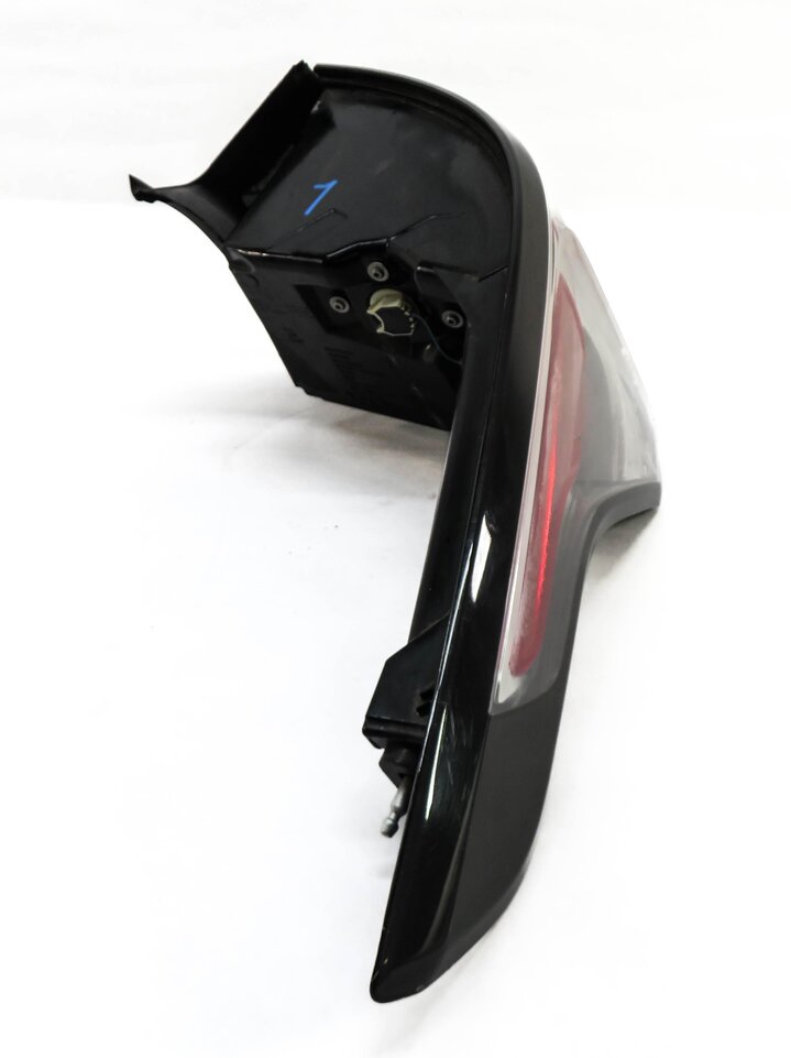 Thumbnail 4: 2014-2017 RANGE ROVER SPORT (L494) LEFT DRIVER REAR TAILLIGHT BRAKE LIGHT LAMP