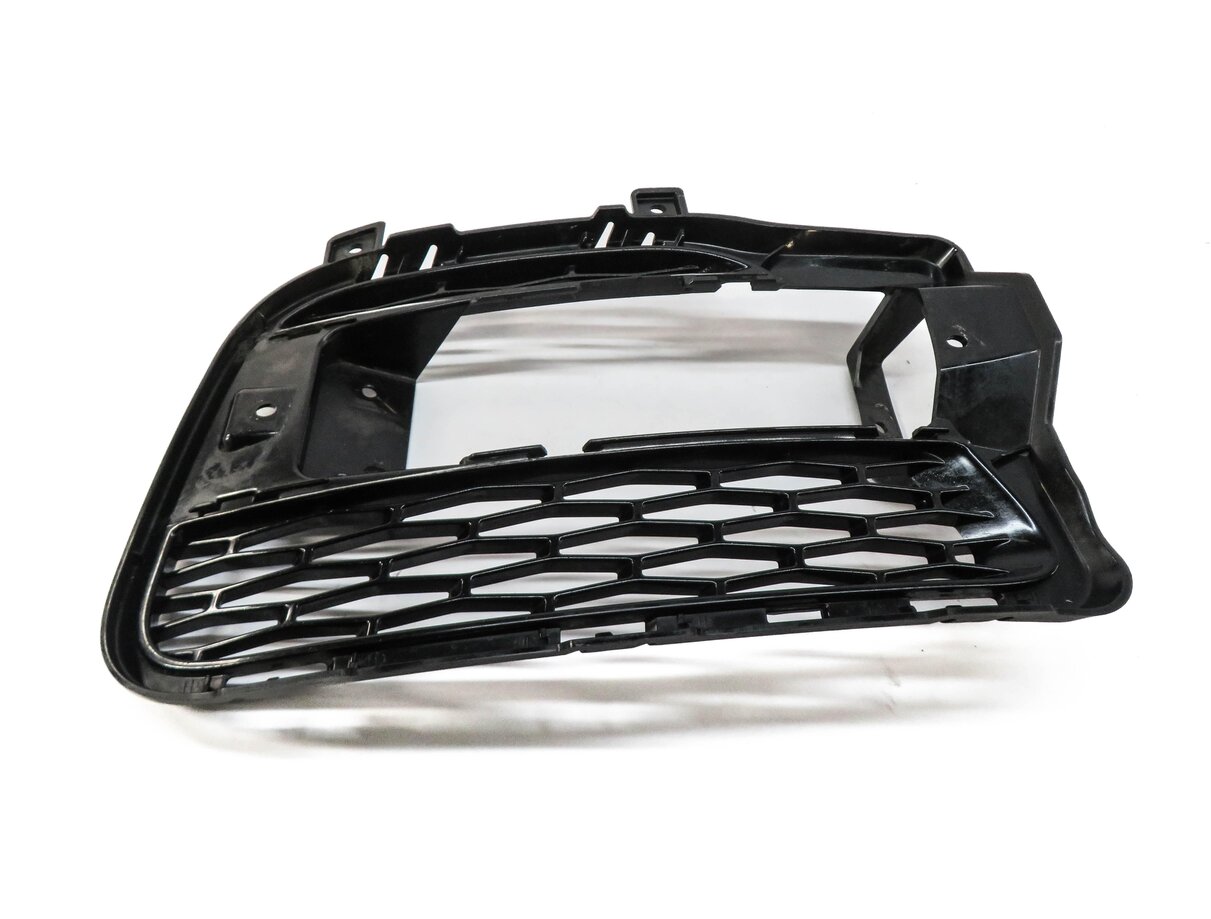 Thumbnail 2: 2014-2017 RANGE ROVER SPORT (L494) LEFT FRONT DRIVER FOGLIGHT GRILLE TRIM