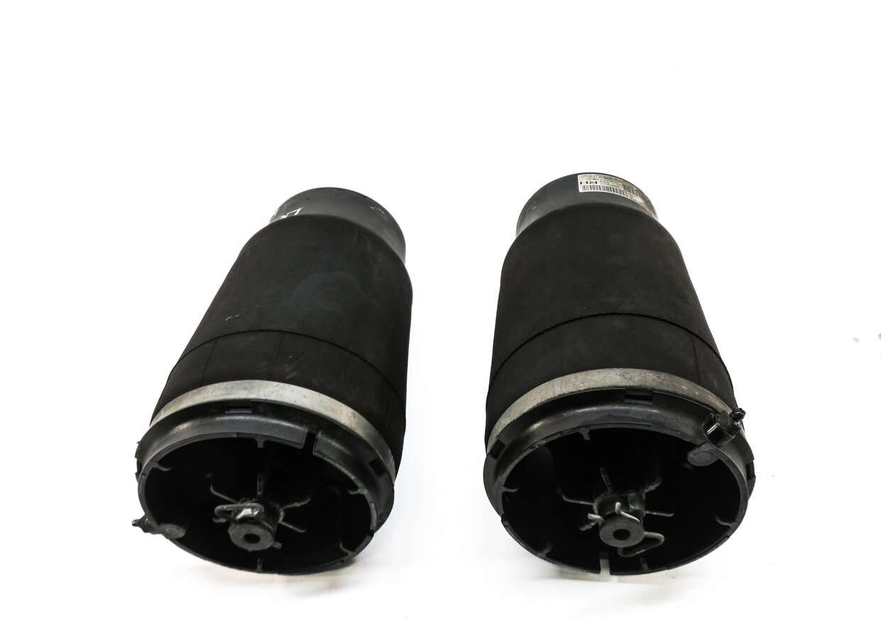 Thumbnail 3: 2014-2020 RANGE ROVER SPORT (L494) LEFT & RIGHT REAR SUSPENSION AIR SPRING SET-2