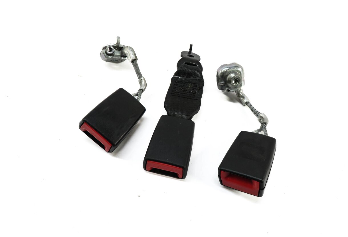 2013 BMW M5 ///M (F10) REAR SEAT SEATBELT BUCKLE RECEIVER SET-3 (BLACK)