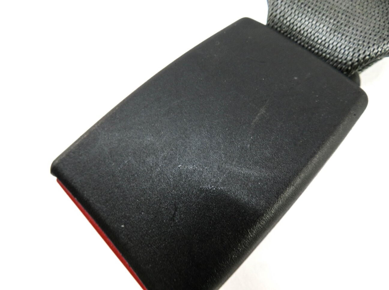 Thumbnail 4: 2013 BMW M5 ///M (F10) REAR SEAT SEATBELT BUCKLE RECEIVER SET-3 (BLACK)