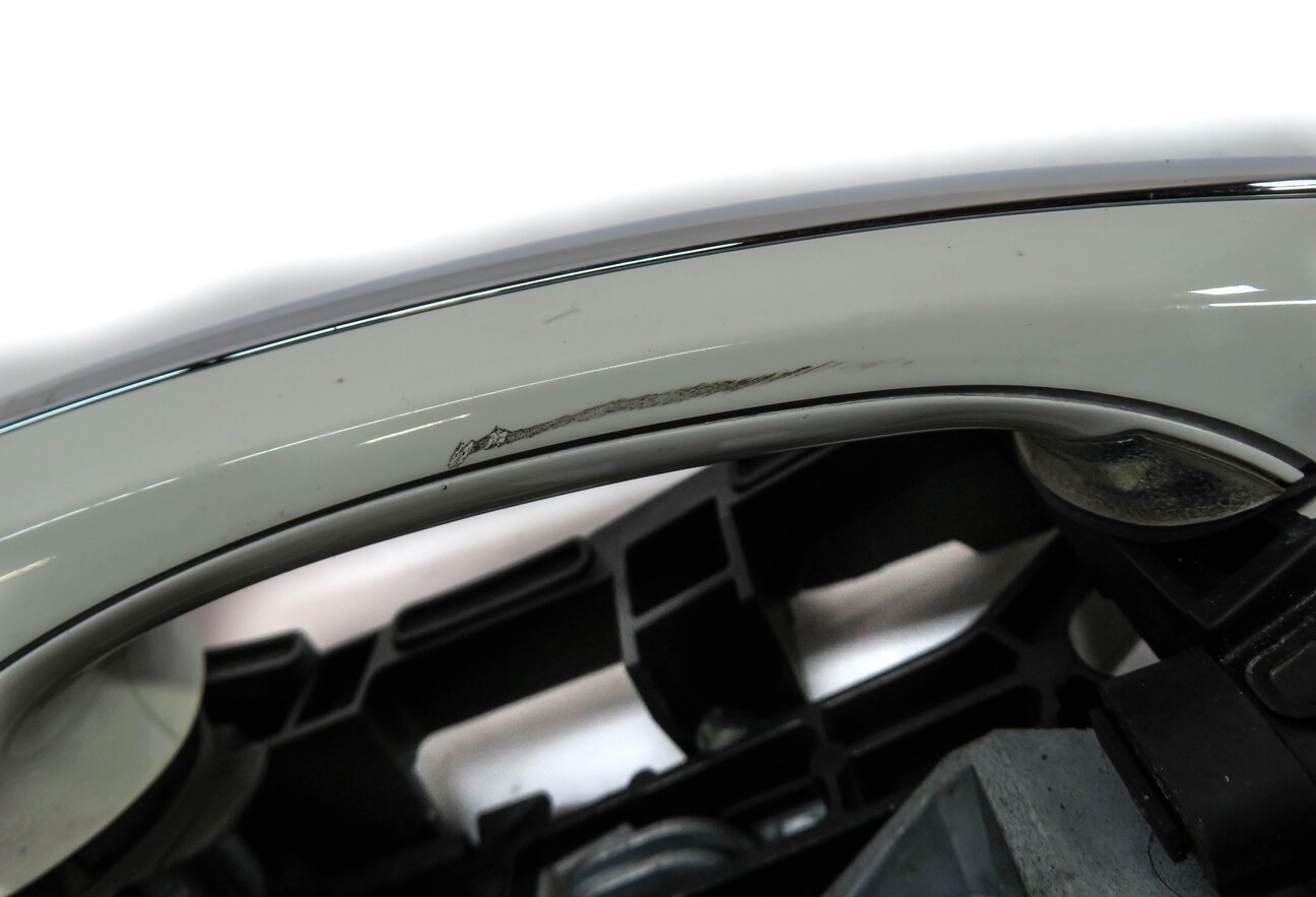 Thumbnail 5: 09-18 BMW 528i 535i 550i 740i 750i 760i RIGHT FRONT COMFORT DOOR HANDLE (WHITE)