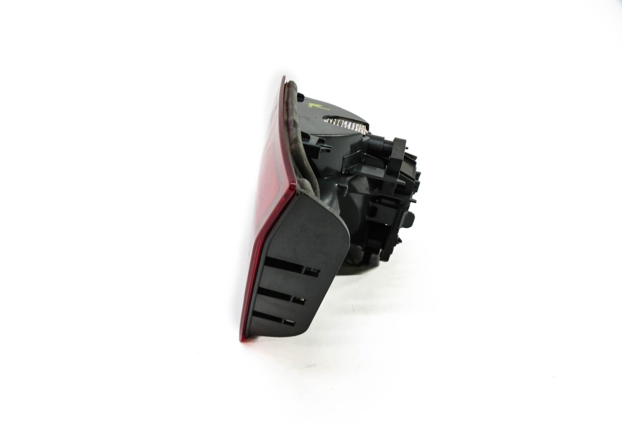 Thumbnail 4: 2011-2013 BMW 528i 535i 550i M5 (F10) RIGHT REAR TRUNK TAILLIGHT LIGHT LAMP