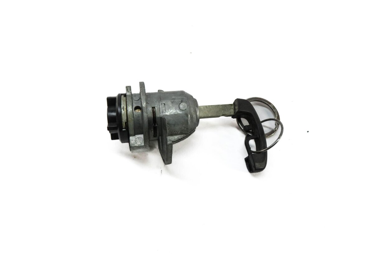 2013 BMW M5 ///M (F10) LEFT FRONT DRIVER DOOR HANDLE LOCK CYLINDER w/ KEY