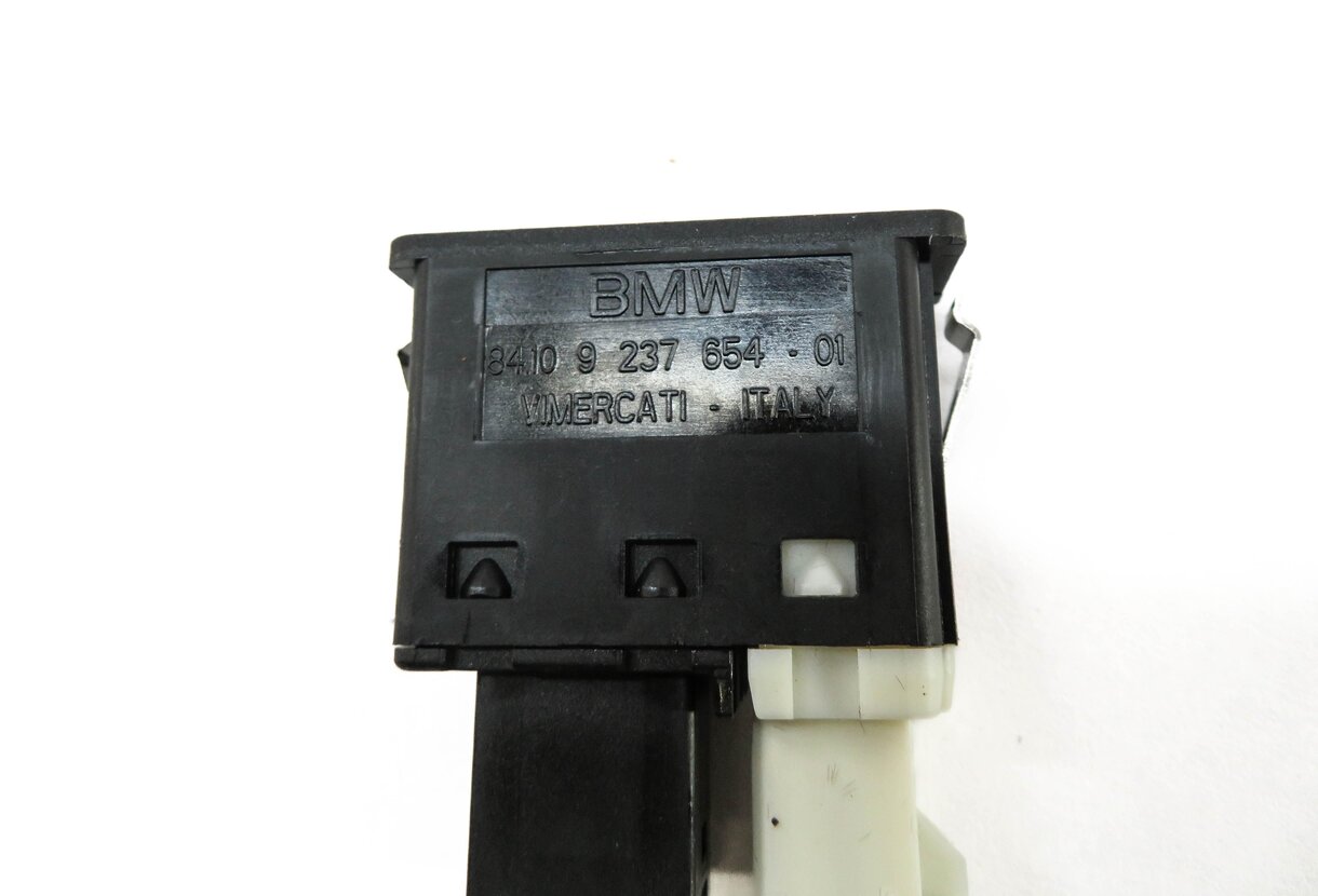 Thumbnail 4: 2013 BMW M5 ///M (F10) RADIO STEREO AUXILIARY AUDIO IN INPUT JACK w/ USB